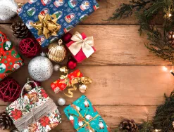 Papier cadeau liderpapel noel rouleau 0,70x2m 60g motifs assortis c-2024