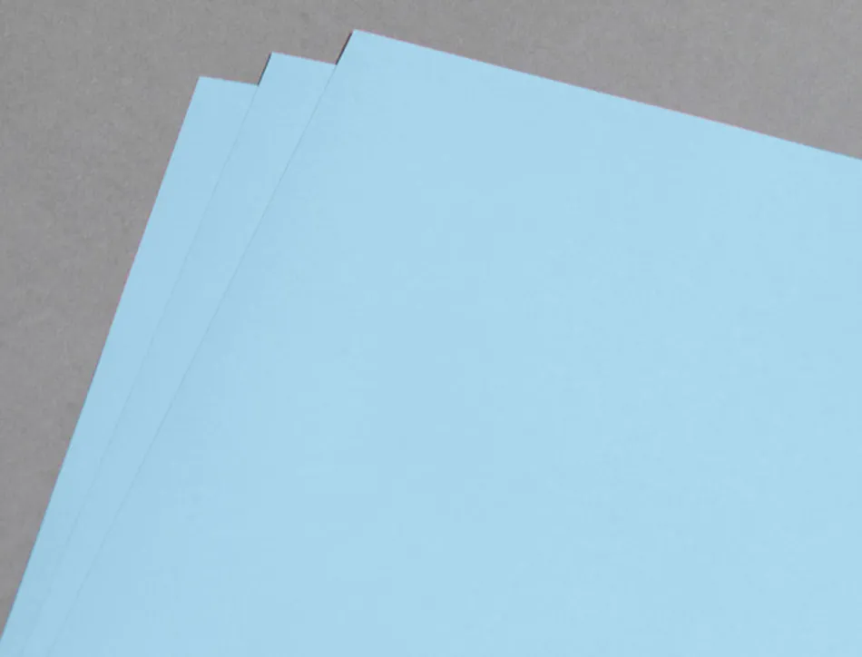 Papier clairefontaine multifonction laser couleur trophe a4 160g/m2 bleu vif parfaite opacite paquet 500