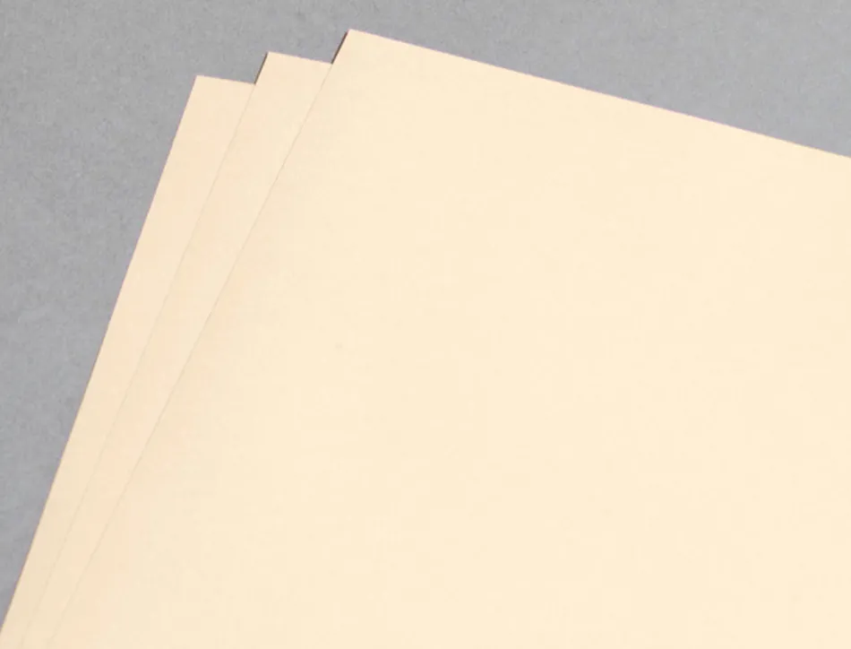 Papier clairefontaine multifonction laser couleur trophe a4 160g /m2 pastel chamois parfaite opacite