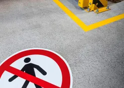 Pictogramme au sol interdit aux pietons durable adhesif entrepots centres distribution usines diametre