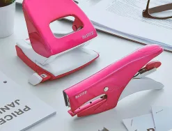 Pince à agrafer leitz 5531 wow métal 82x24x160mm 15f agrafes n.10 coloris rose métallisé