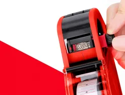 Pince à étiqueter q-connect 1 ligne 8 caractères 225x135x40mm 300g coloris rouge rouleau encreur non inclus