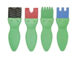 Pinceaux plats rigides touffe en caoutchouc manche plastique lot de 4 pinceaux assortis 95 x 35 mm