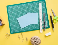 Plaque coupe q-connect pvc épaisseur 3mm 220x300mm a4 coloris vert
