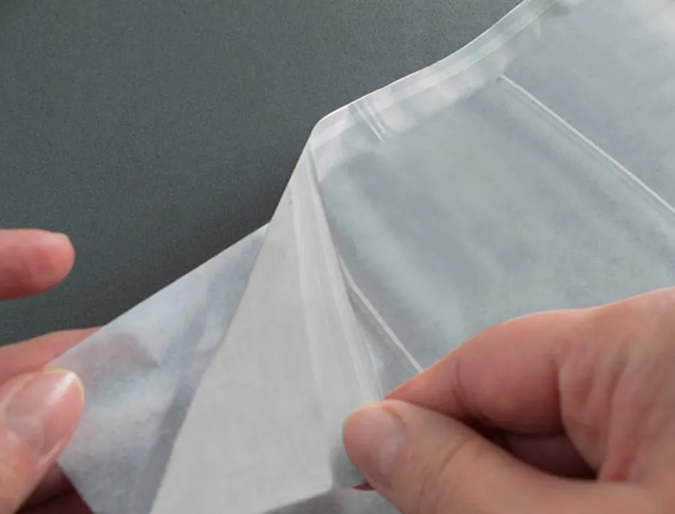 Pochette porte-documents q-connect auto-adhesive transparente 225x122mm paquet 100 unites