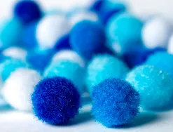 Pompons de couleur liderpapel diametre 1,5cm coloris nuances bleu assortis sachet 80 unites