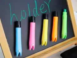 Porte-craie liderpapel en plastique magnetique pack de 5 coloris assortis