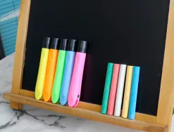 Porte-craie liderpapel en plastique magnetique pack de 5 coloris assortis