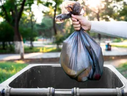 Poubelle conteneur q-connect plastique avec couvercle capacite 240l coloris gris dim. 1040x610x610mm avec