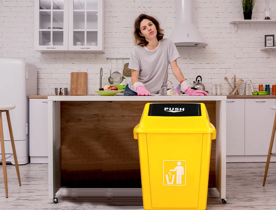 Poubelle q-connect plastique couvercle basculant 58l 470x330x760mm coloris jaune