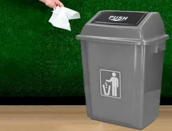 Poubelle q-connect plastique couvercle basculant ouverture facile 2 poignées 58l 470x330x760mm coloris gris