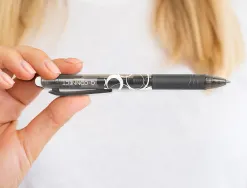 Roller q-connect écriture moyenne 0.7mm encre effaçable grip préhension gomme sertie coloris noir