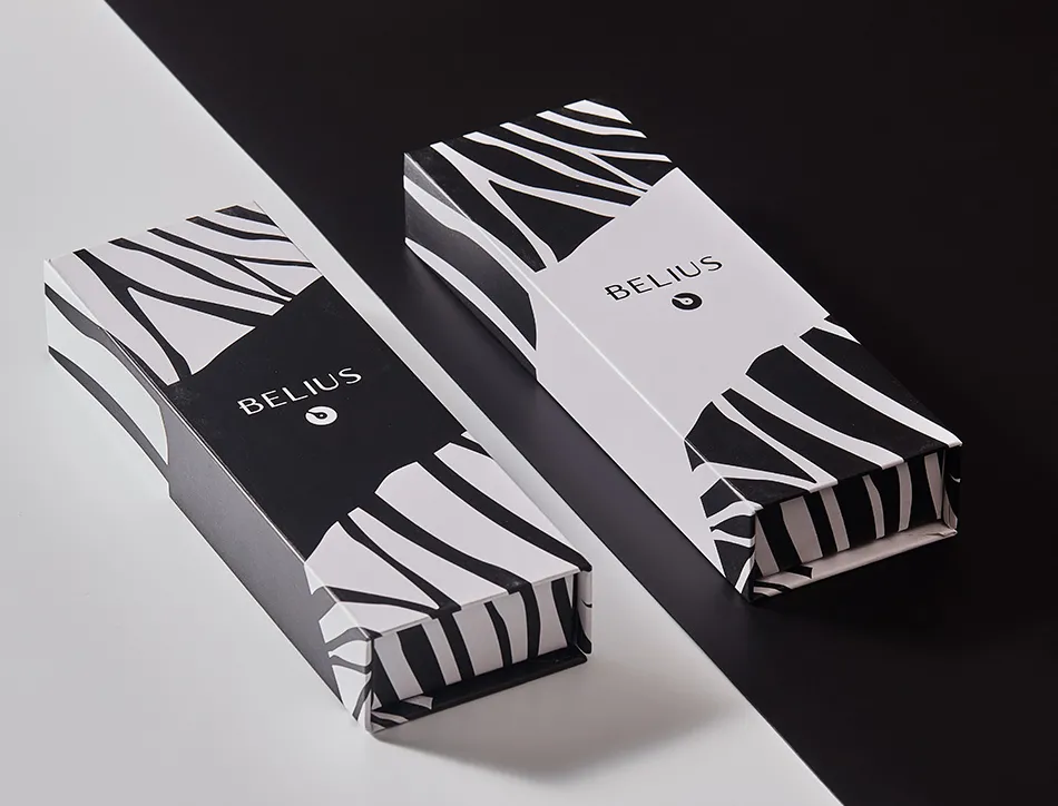 Stylo-bille belius b&w aluminium attributs or encre bleue coloris noir zebrures blanches dans coffret cadeau