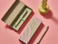 Stylo-bille belius ink dreams aluminium attributs argent encre bleue coloris vert matcha ondulations rose coffret cadeau