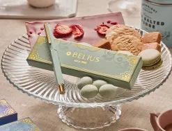 Stylo-bille belius macaron bliss hexagonal aluminium details et attributs or encre bleue coloris vert coffret cadeau