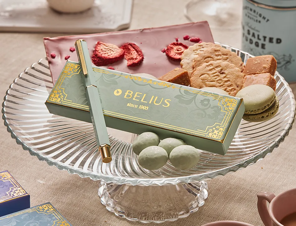 Stylo-bille belius macaron bliss hexagonal aluminium details et attributs or encre bleue coloris vert coffret cadeau