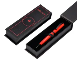 Stylo-bille belius turbo aluminium texture pointillee attributs noir encre bleue coloris rouge dans coffret cadeau