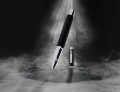 Stylo-bille belius turbo aluminium texture pointillee attributs argent encre bleue coloris noir dans coffret cadeau