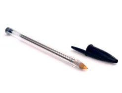 Stylo-bille bic cristal écriture moyenne 0.5mm encre classique bille indéformable capuchon couleur encre noir