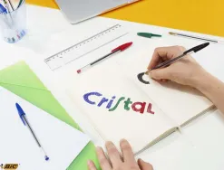 Stylo-bille bic cristal original pointe moyenne 1mm coloris assortis etui carton 10