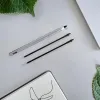 Stylo-bille bic crystal renew corps metal argent capuchon pointe moyenne 1mm rechargeable + 2 recharges bleu