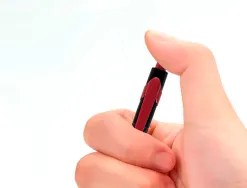 Stylo-bille q-connect lambda rétractable écriture moyenne 0.7mm pointe métal corps caoutchouc couleur encre rouge