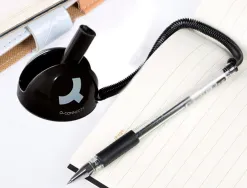 Stylo-bille q-connect sur socle support adhésif chaîne plastique trait 0.7mm encre bleue