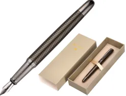 Stylo-plume belius neptuno aluminium texture ondulee attributs gun encre bleue coloris kaki dans coffret cadeau