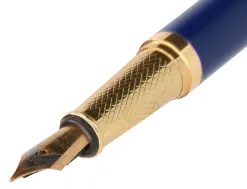 Stylo-plume belius soiree aluminium details et attributs or encre bleue coloris bleu marine dans coffret cadeau