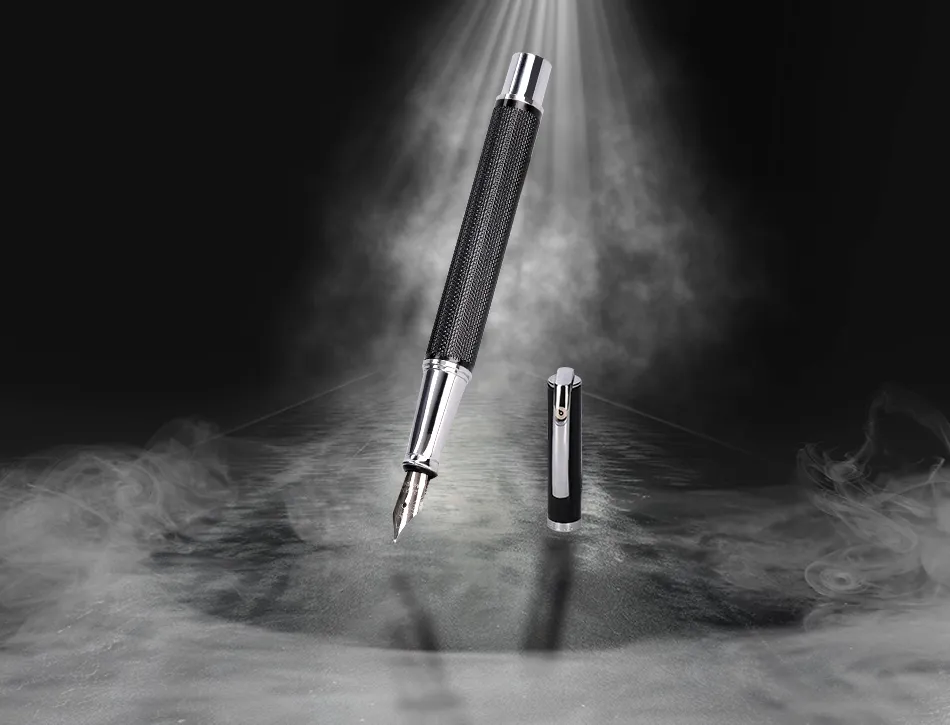 Stylo-plume etui simili cuir belius turbo alum. texture pointillee attributs argent encre bleue col. noir coffret cadeau