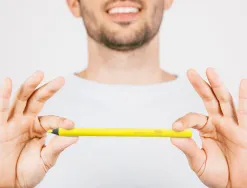 Surligneur liderpapel crayon de couleur néon jumbo mine extra-résistante forme triangulaire ergonomique coloris jaune