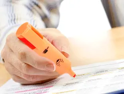 Surligneur liderpapel fluorescent pointe biseaute etui de 6 un coloris pastel assortis