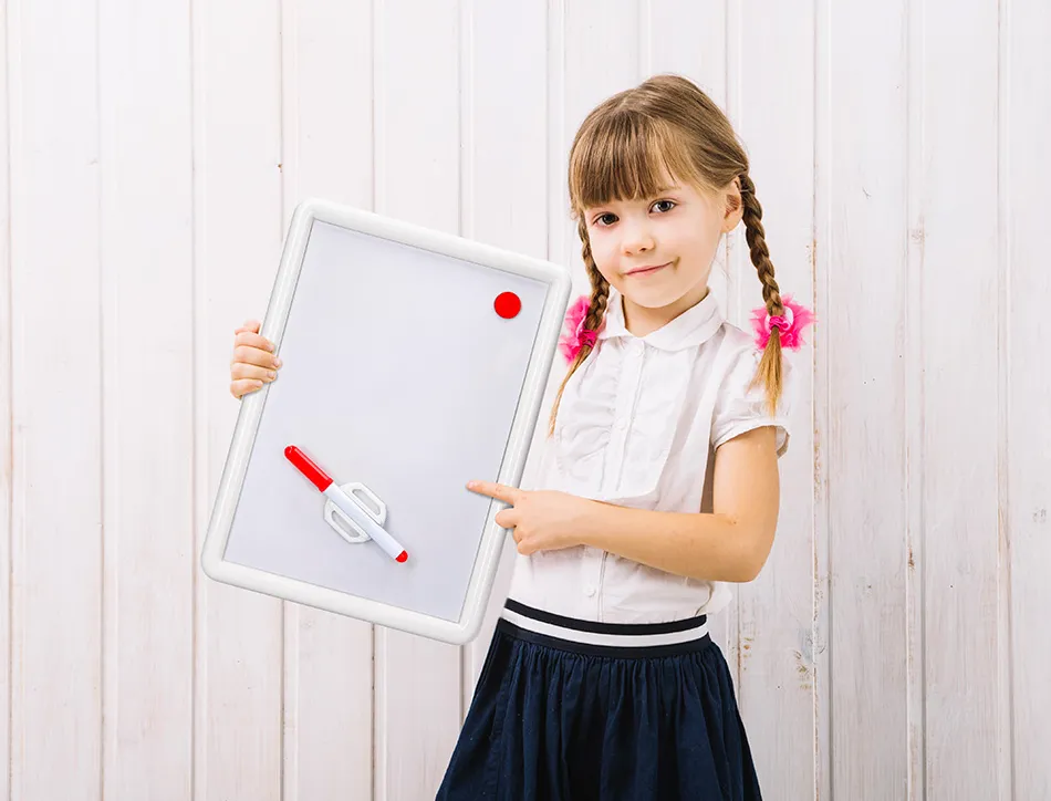Tableau mini ardoise magnétique feutre brosse inclus 25x35cm coloris assortis