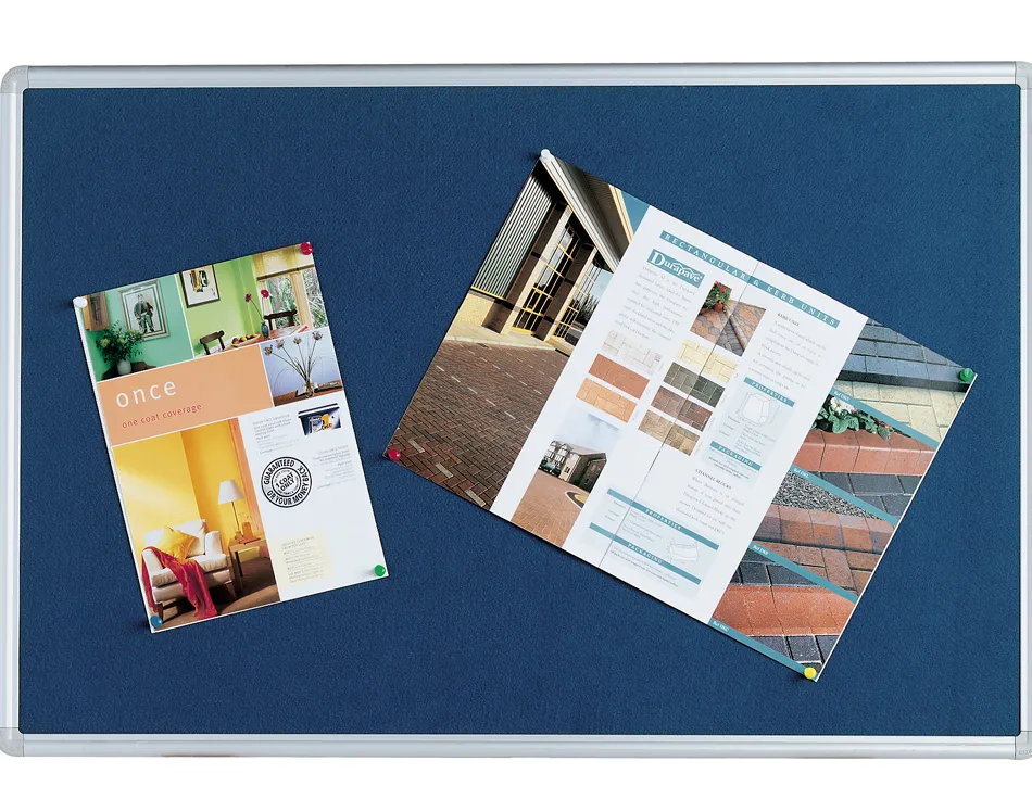 Tableau q-connect affichage mural cadre aluminium feutrine fond bleu accessoires fixation inclus 120x90x3cm