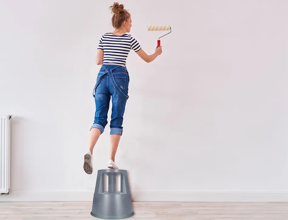 Tabouret q-connect plastique roues caoutchouc rétractables 2 niveaux base 44cm hauteur 43cm poids 2.9kg coloris gris