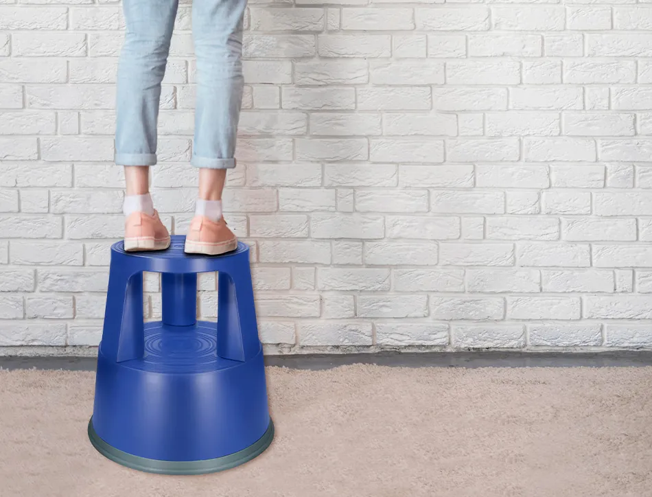 Tabouret q-connect plastique roues caoutchouc rétractables 2 niveaux base 44cm hauteur 43cm poids 2.9kg coloris bleu