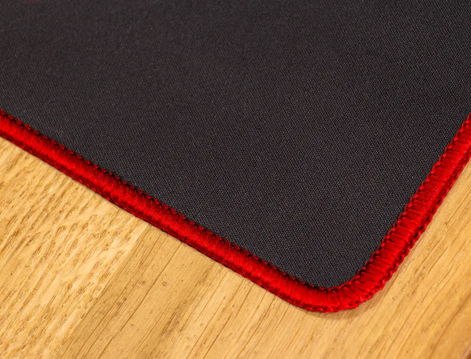 Tapis souris q-connect xxl 900x400mm coloris noir avec bord rouge